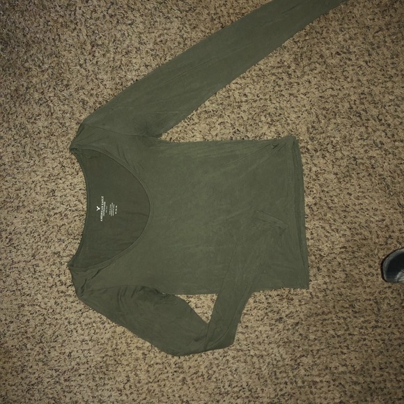 AEO long sleeve - Picture 2 of 3